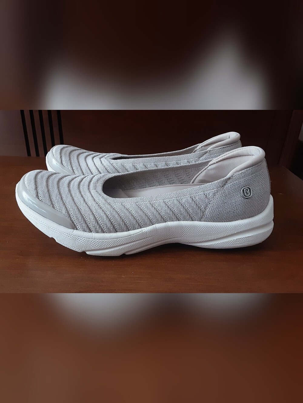 BZees Tan Sneaker Pump Ultimate comfort Washable Size 6